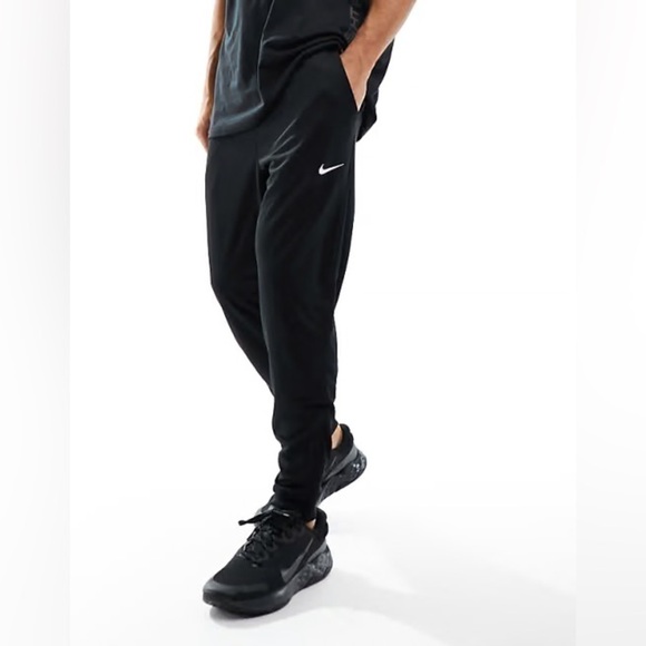 Nike Other - Nike Black Essential Fleece Tapered Joggers Large